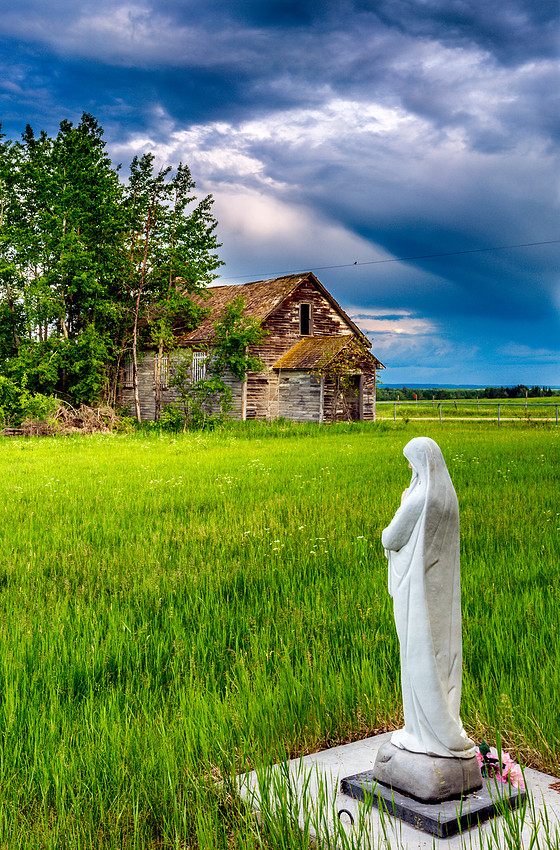 St. Mary Looks On __20150614-_MAY9472