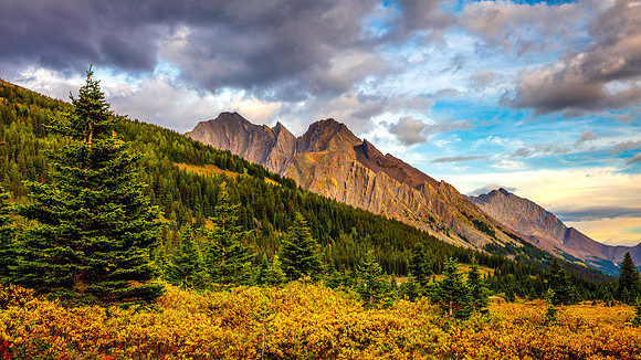 Highwood Pass  Drew May Photo